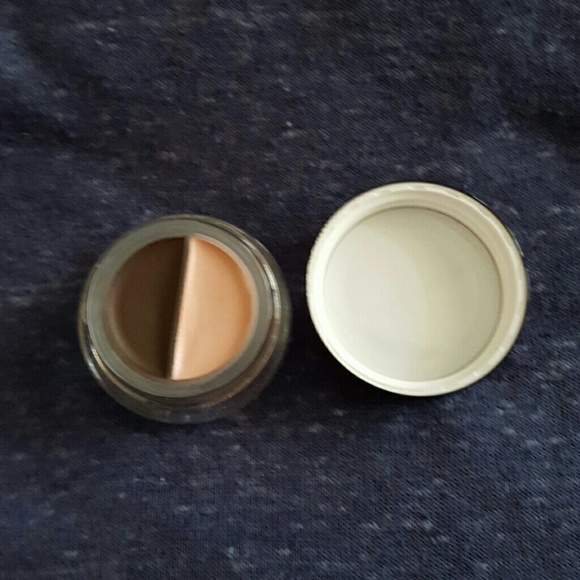 Becca shadow and light brown mousse - Picture 5 of 5